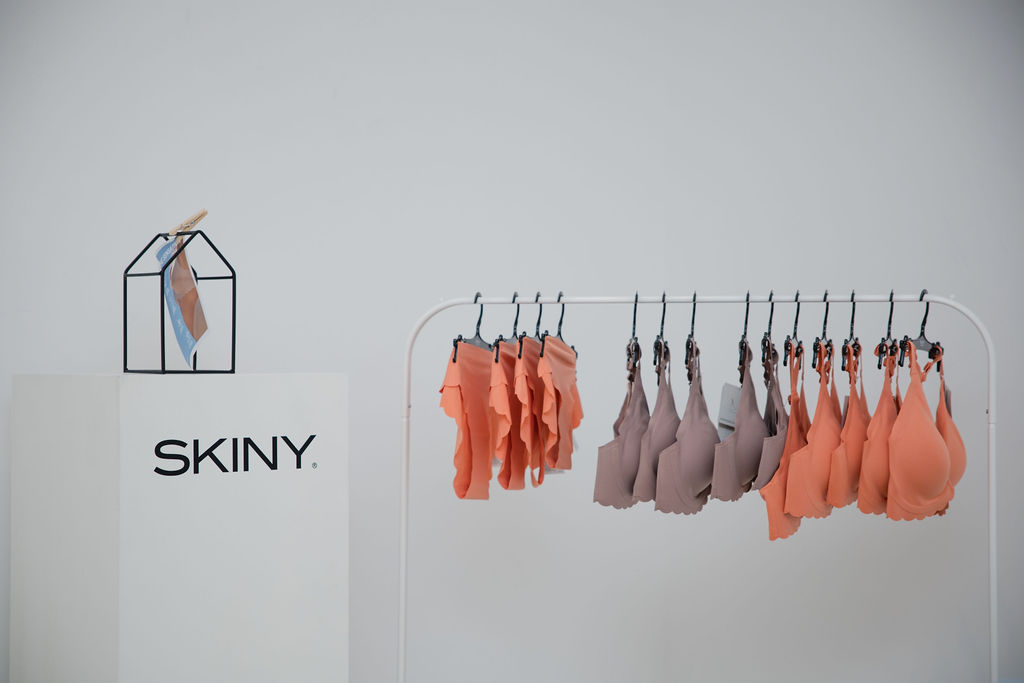 SKINY